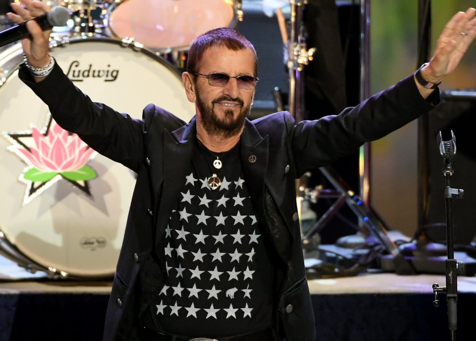 Ringo Star napunio 80 godina, pravi onlajn svirku: "I dalje širimo mir i ljubav"