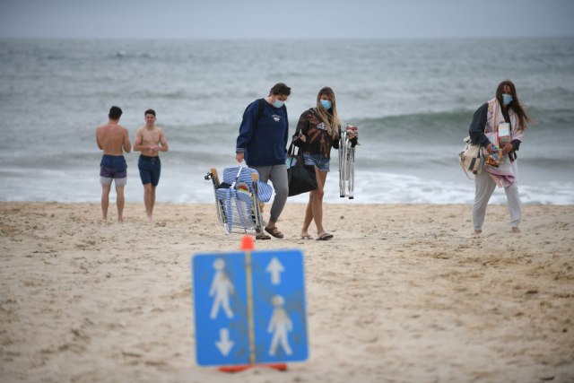Vlasti u Španiji zatvorile plaže zbog gužvi