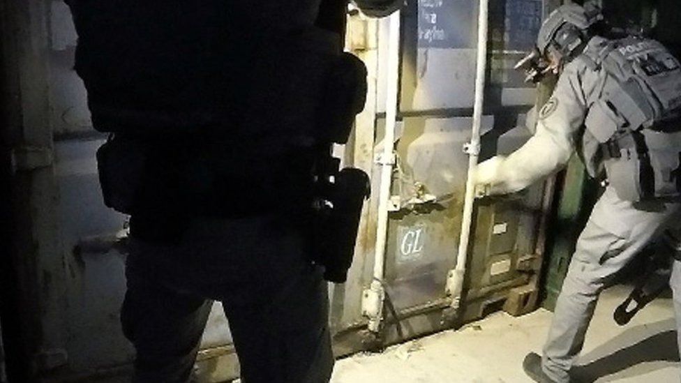 Policija, Holandija i kontejneri: Šestoro uhapšenih posle otkriæa "soba za muèenje&#x201c;