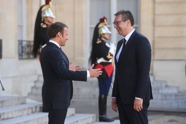 Macron welcomed Vucic in the Élysée Palace PHOTO / VIDEO