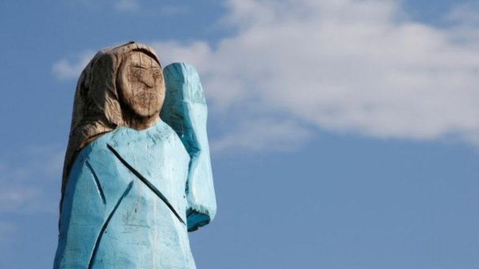 Zapaljena statua Melanije Tramp u Sloveniji na Dan nezavisnosti Amerike
