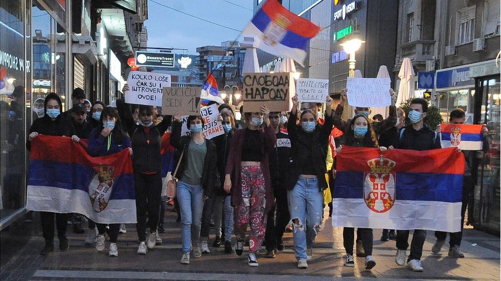 Protesti u Srbiji: Šestog dana mirno, znatno manje ljudi nego u početku