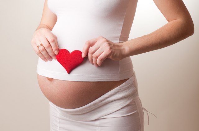 Top 7 načina da se povežete sa bebom dok je još u stomaku
