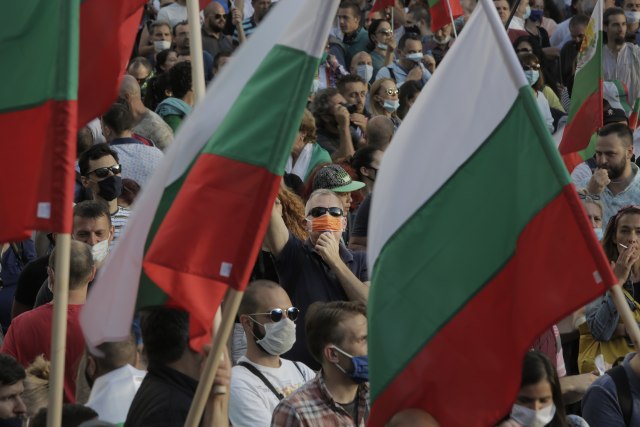 Politièke tenzije prenele bes na ulice: Državni vrh Bugarske zarobljen u sukobu