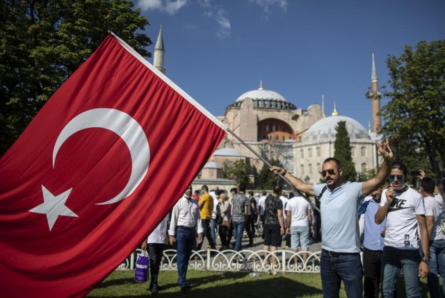 "Odluka Turske nas boli kao pravoslavce, ali i kao graðane sveta"