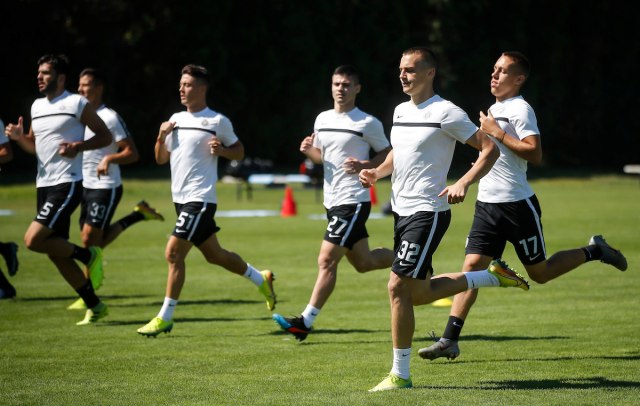 Fudbaleri Partizana odradili prvi trening na Zlatiboru