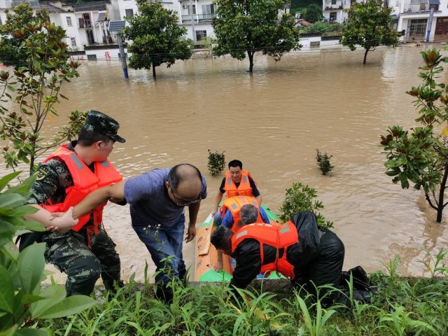 Katastrofalne poplave u Kini, poginulo više od 140 osoba