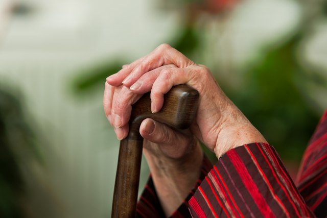 Promene kod komšija: Žene u penziju sa 64, muškarci sa 66 godina