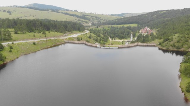 Ovo je netaknuti biser Zlatibora: Ribnièko jezero prirodna oaza za hiljade posetilaca FOTO