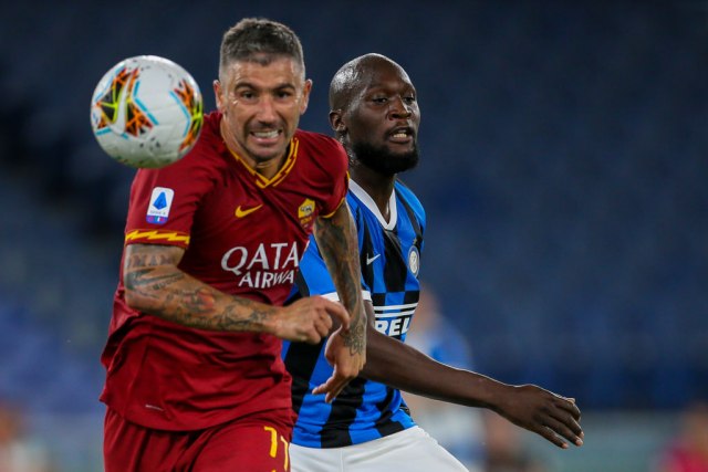 Džeko asistirao, Inter izbegao poraz u Rimu