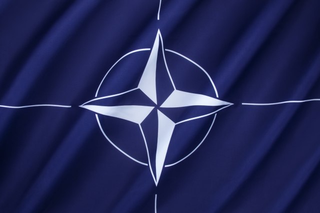 ANKETA Može li Srbija da bude članica EU bez ulaska u NATO?