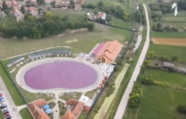 Tajna Baèke: Zašto je ovo jezero roze boje?