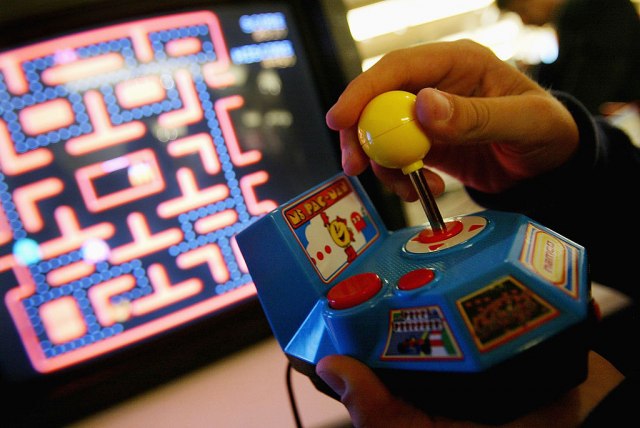 Èetrdeseti roðendan: Pac-Man Monopol i mini arkadna igra