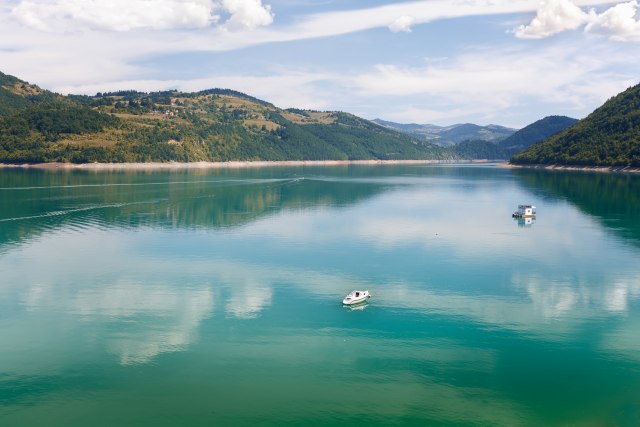 Ako do sada niste obišli ova jezera u Srbiji, sada je pravo vreme za to