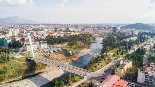 Graðani Srbije i dalje ne mogu u Crnu Goru: Nakon rekordnih sezona posete niže za 63 odsto