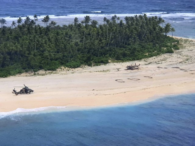 Kao na filmu: Trojica spasena s ostrva pomoæu SOS poruke u pesku FOTO