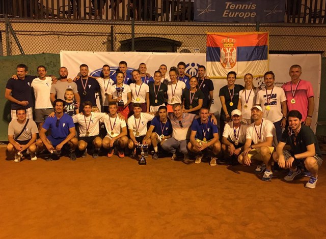 Teniseri "Spartaka" i teniserke "Novaka" ekipni šampioni Srbije
