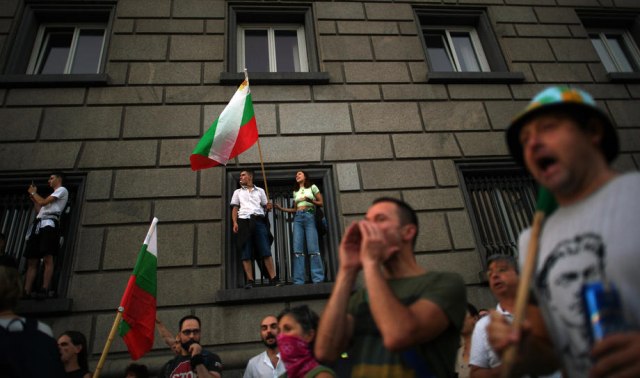 Nastavljeni protesti usmereni protiv vlade Bojka Borisova: "Ostavka"; "Mafija"