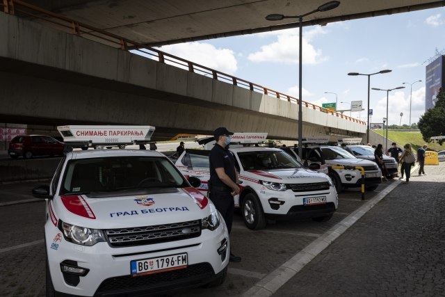 Policajci kažnjeni za nepropisno parkiranje službenog vozila