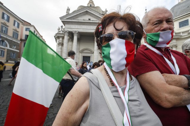 "Sramno": Italijanski parlamentarci uzeli pomoæ vlade uprkos visokim primanjima