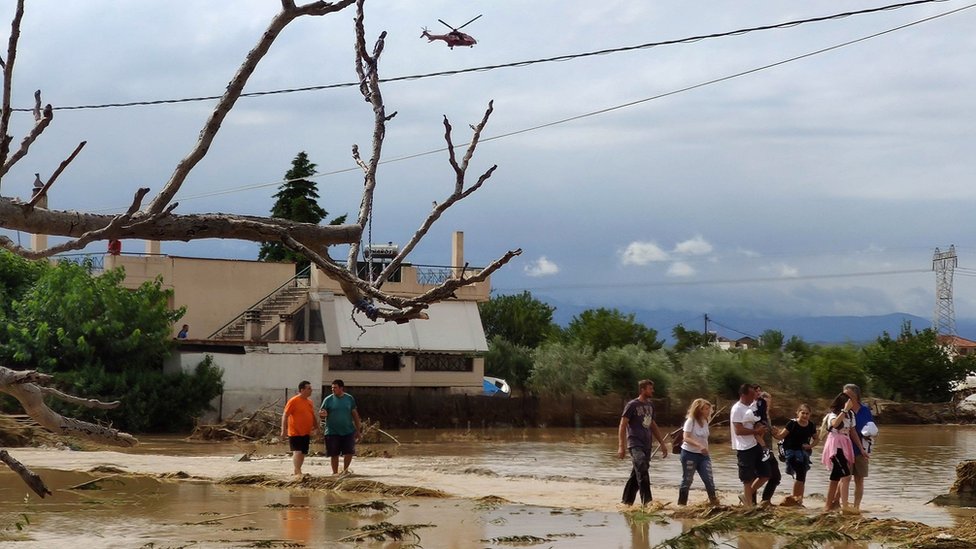 Poplave u Grèkoj: Najmanje pet osoba stradalo u oluji na ostrvu Evija