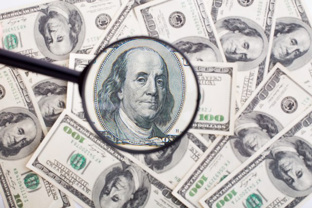 Da li će se dolar srušiti?