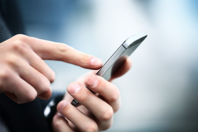 Leto može da bude pogubno za vaš telefon: Saèuvajte ga od pregrevanja