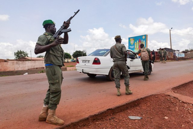 Pobunjenici uhapsili predsednika i premijera - puè u afrièkoj zemlji VIDEO/FOTO