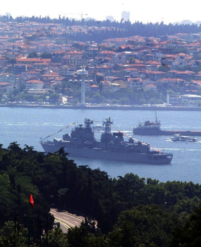 Objavljene fotogafije nakon sudara turskog i grèkog vojnog broda FOTO