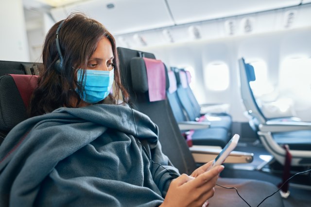 Od 1. septembra možete bez maski u avion, ali pod jednim uslovom