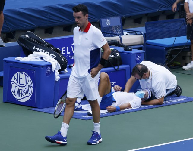 Agut ljut posle poraza: Tri puta smo prekidali meč