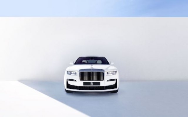 Šta Rolls Royce nudi za 273.000 evra? FOTO