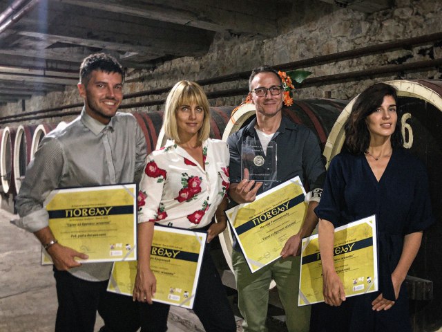 Festival duodrame u Topoli: Nagrade za predstavu "Scene iz braènog života"