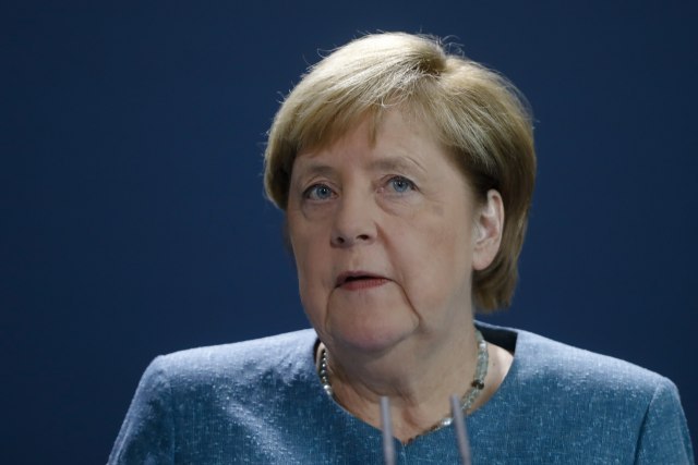 Merkelova: Divim se demonstrantima