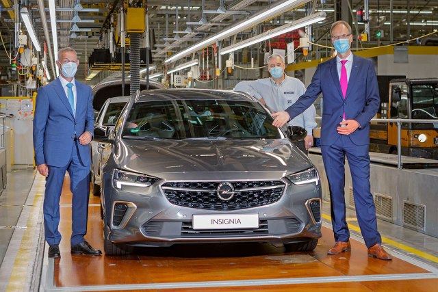 Zakotrljala se osvežena Opel Insignia FOTO