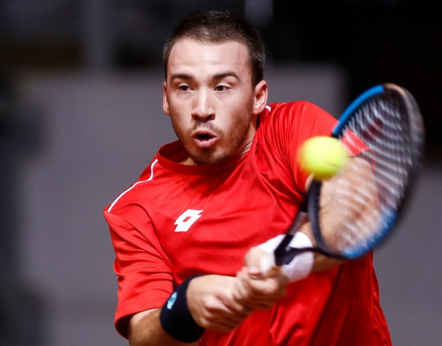 Srpski teniser izbačen sa Rolan Garosa