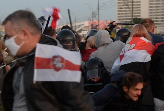 Protesti u Minsku: Vodeni topovi, blokirane ulice, hapšenja...