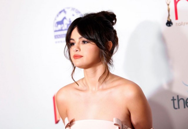 Selena Gomez više ne skriva ožiljak od operacije