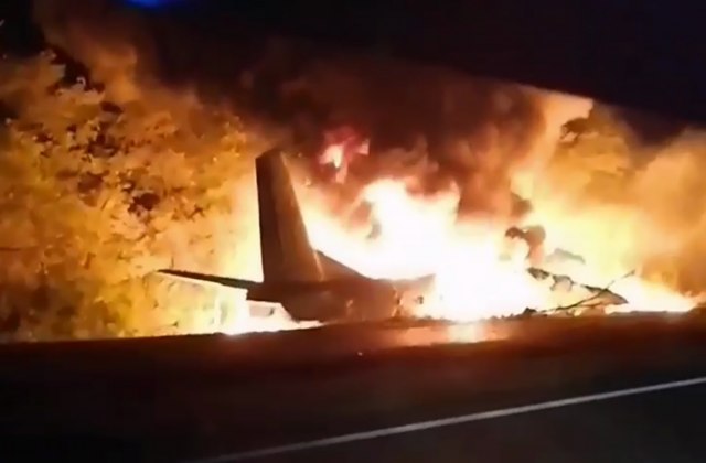Srušio se vojni avion u Ukrajini - više od 20 poginulih VIDEO/FOTO