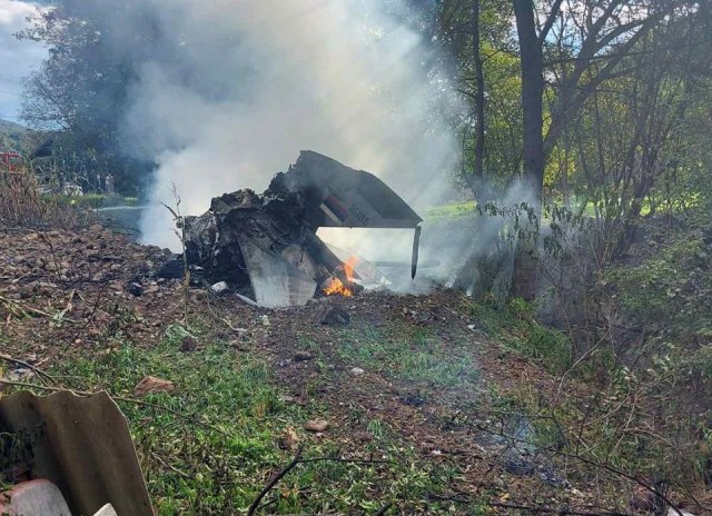Na mestu nesreće vatrogasci, vojska, policija; Tužilac: Izvesno poginula oba pilota FOTO/VIDEO