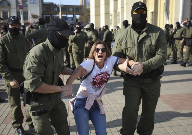 Haos zbog "ženskog marša" - broj uhapšenih višestruko veæi od zvaniènog VIDEO/FOTO