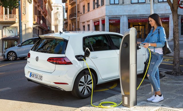 Nemci ruše mit o električnim automobilima – vožnja na dizel jeftinija od vožnje na struju?