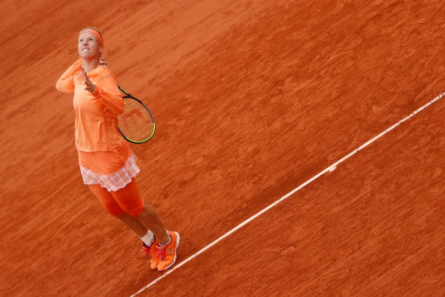 Drama u Parizu – Bertens završila u kolicima, Erani joj poručila 