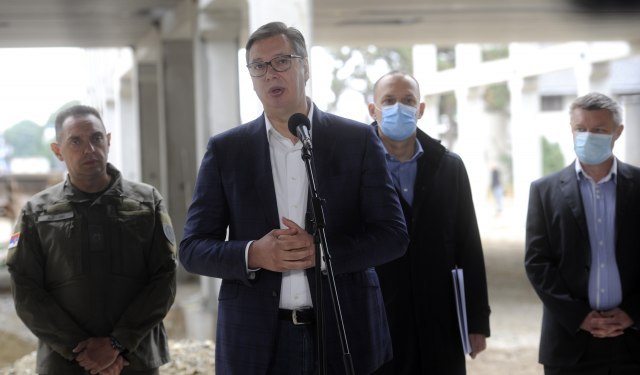Vucic: "Diverse infections still await us, we are in the race for life"