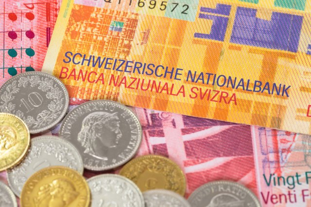 Redovi ispred "banaka hrane" sve veæi: Ženeva uvodi minimalnu zaradu od 4.086 franaka
