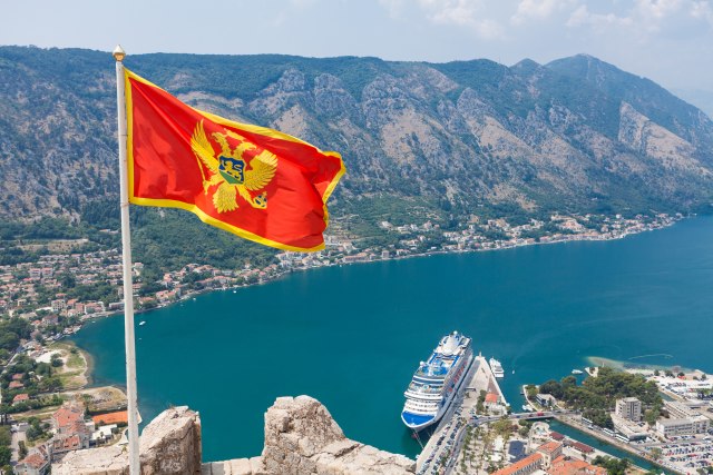 Crna Gora: Pad broja dolazaka i noćenja turista oko 70 odsto