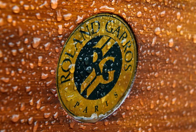 Izbačene još dve teniserke zbog koronavirusa