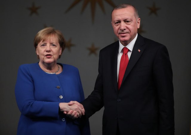 Merkelova razgovarala sa Erdoganom o konfliktu na Kavkazu