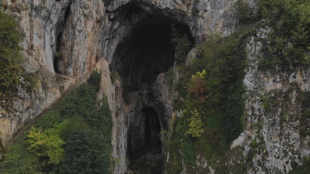 Srpska peæina krije blago: Da biste do njega došli morate proæi kroz - tunel slepih miševa FOTO