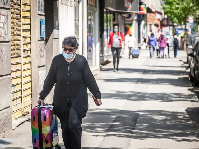 Anketa otkrila šta misle Beograđani o maskama, a šta o zabrani kretanja